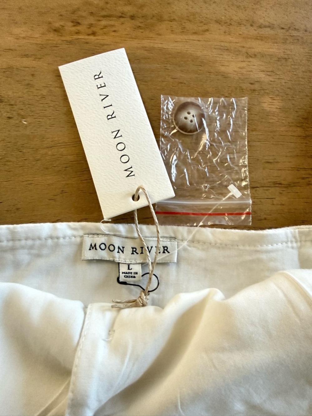 Moon River White Linen-Blend Button-Front Crop Top - Picture 3 of 5
